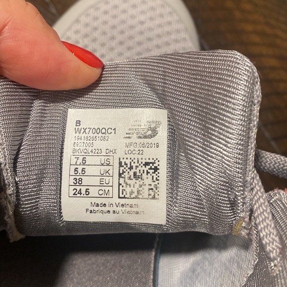 Women’s New Balance Sneakers - Picture 5 of 6